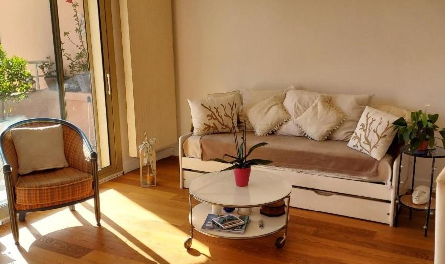Chambre Lit 2 Personnes Dans Appartement Du Logeur Mandelieu La Napoule Ngoại thất bức ảnh